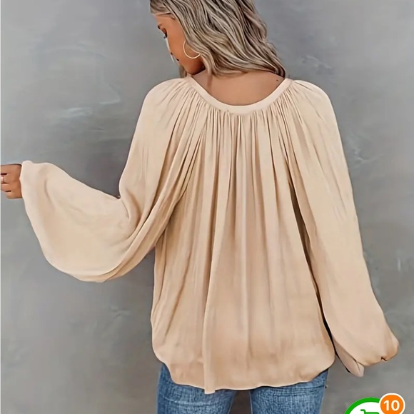 Women’s top - Picture 2 of 3